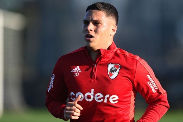 Juanfer no resolvió su futuro y las negociaciones entre las partes continúan. (Foto: Prensa River).