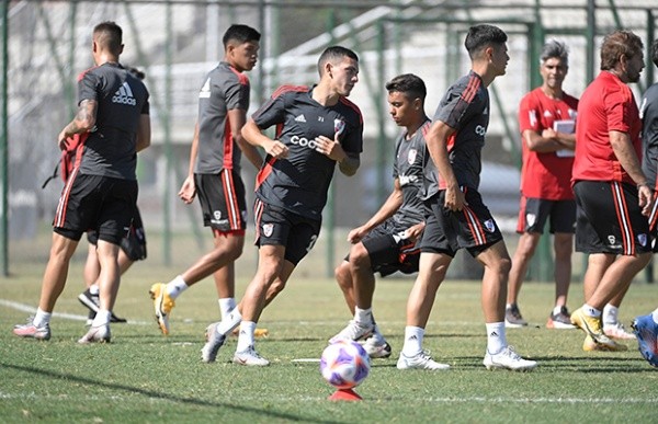 Primeros movientos en San Jorge (Foto: Prensa River)