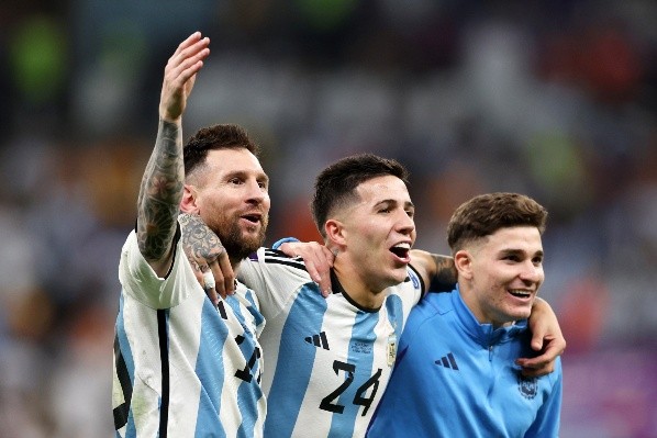 Messi, Enzo y Julián podrían celebrar el título en el Monumental (Foto: Getty)