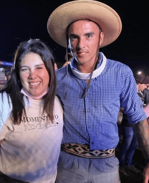 Enzo Díaz en un festival de folklore en Jesús María.