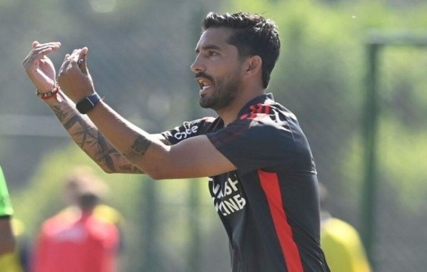 Jony La Rosa, ex DT de la Reserva, se hará cargo de la Sexta División (Foto: Prensa River)