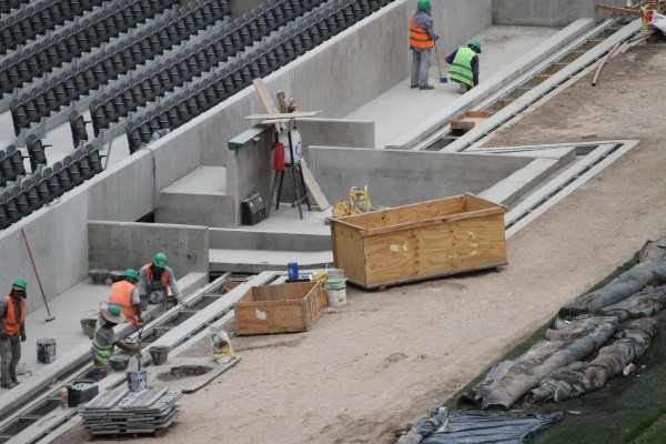 El túnel único por el que saldrán los equipos, en su última etapa (Foto: LPM)