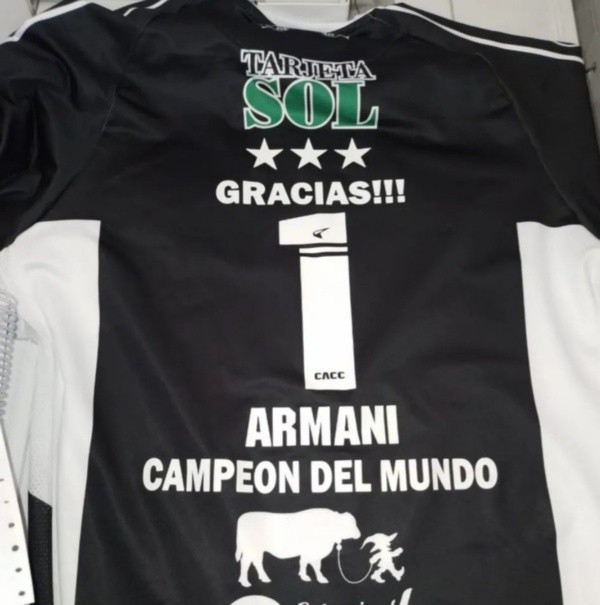 camiseta homenaje armani
