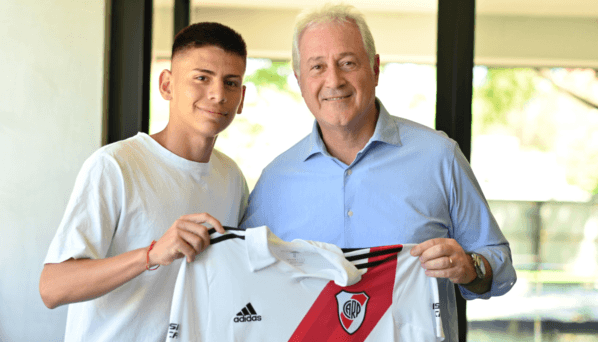 Los dirigentes tratarán el primer contrato de Echeverri (Foto: Prensa River)