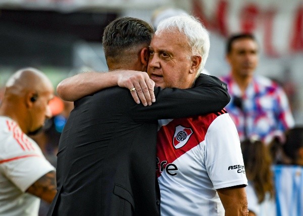 El abrazo del Beto y Demichelis en la previa del partido (Foto: Getty)