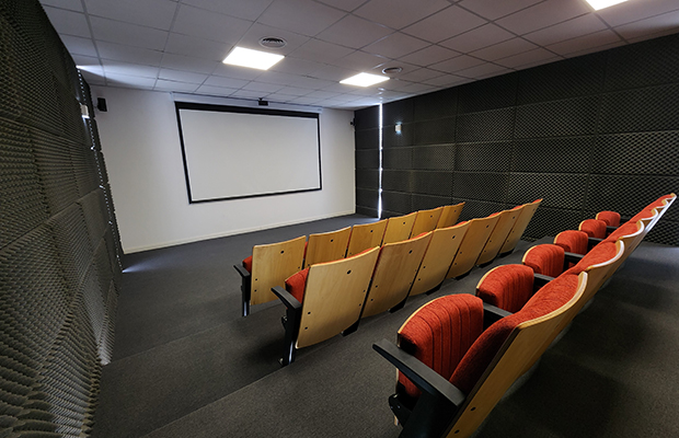 El microcine para el análisis táctico en la previa de los partidos (Foto: Prensa River)