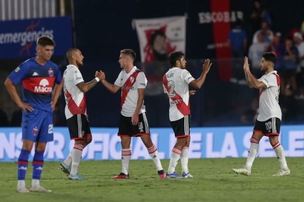 La defensa de River tuvo su mejor perfomance contra Tigre, sin dejarse vencer y conteniendo a Retegui y Colidio, dos amenazas constantes. (Foto: Getty).