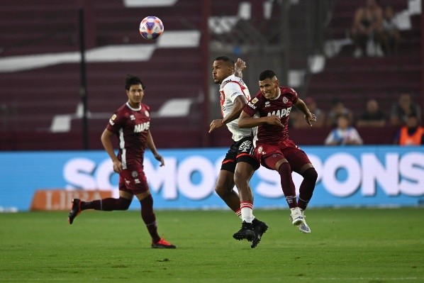 Rondón luchó e intentó en La Fortaleza, pero le faltó presencia en el área. (Foto: La Página Millonaria / Diego Haliasz).
