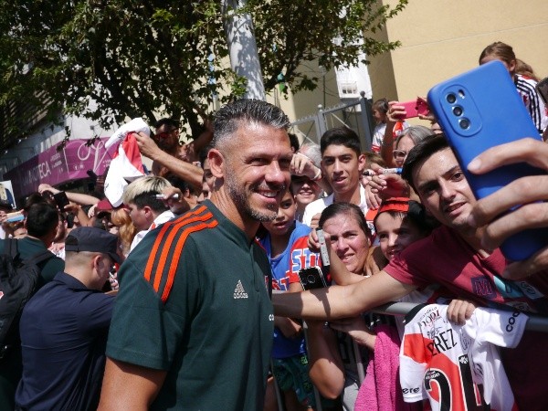 Demichelis empieza a ganarse el afecto de su gente. (Foto: Prensa River).