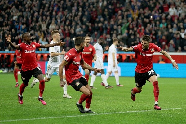 Después de lucharla y bancarse muchas malas, todos es alegría para el Tucu en Alemania. (Foto: Getty).